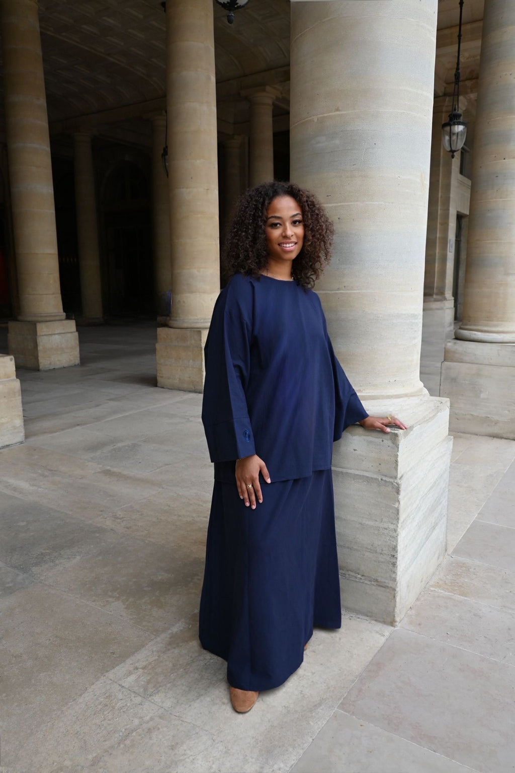 Ensemble Nawal – Jupe longue doublée & blouse à manches boutonnées - BLEU MARINE
