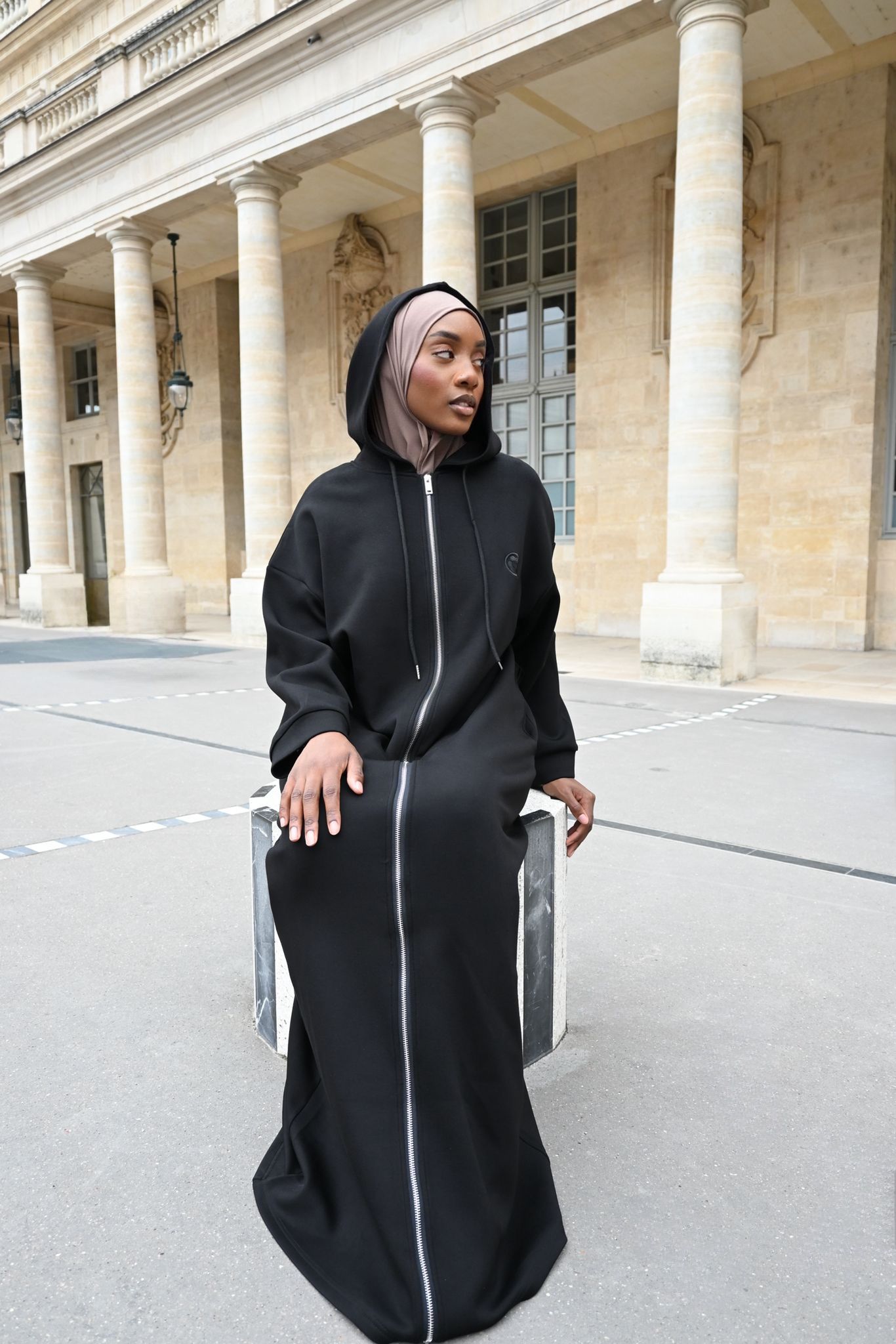 L’Intemporelle – Veste longue minimaliste - NOIR