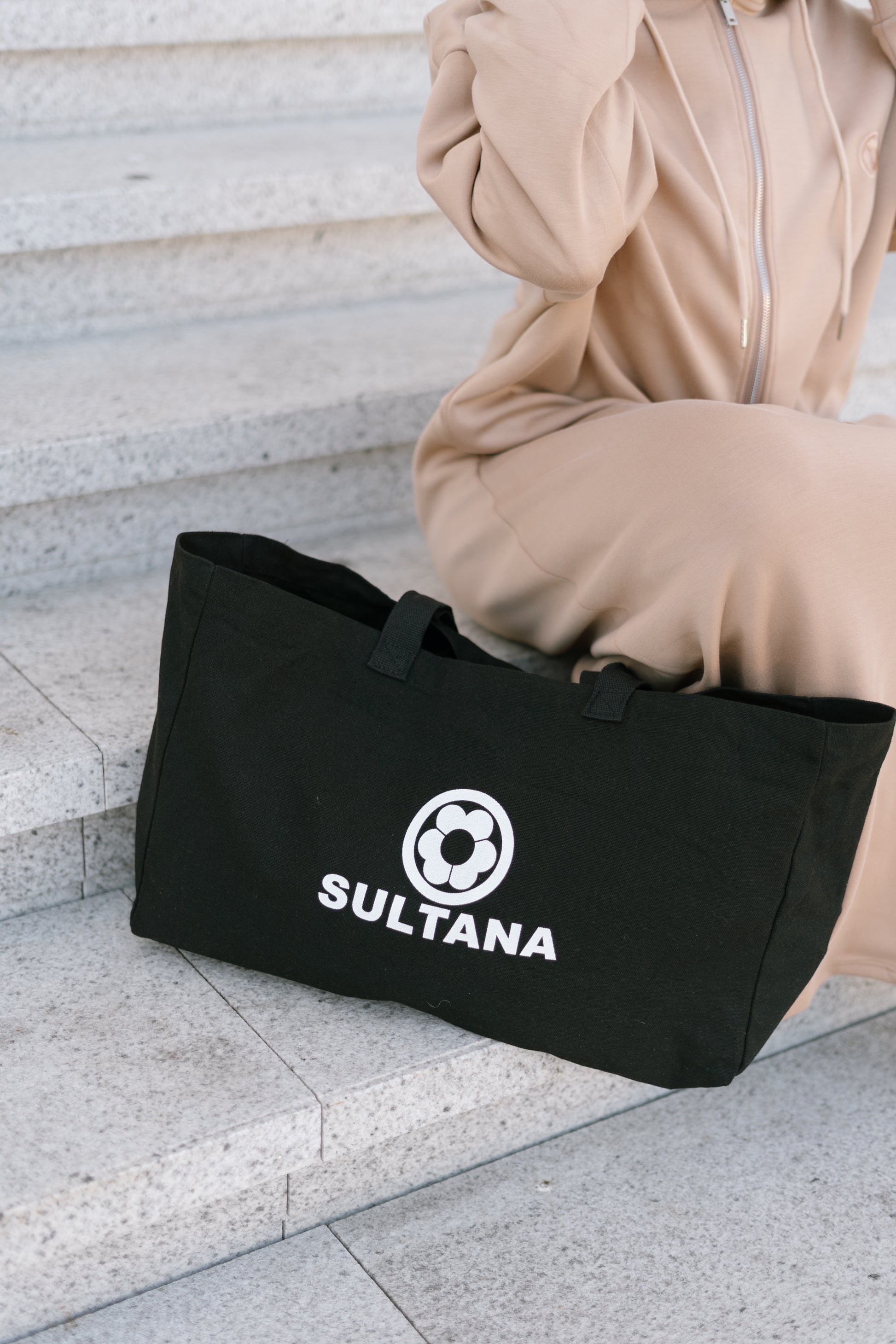 Sultana Bag – Le compagnon discret et raffiné