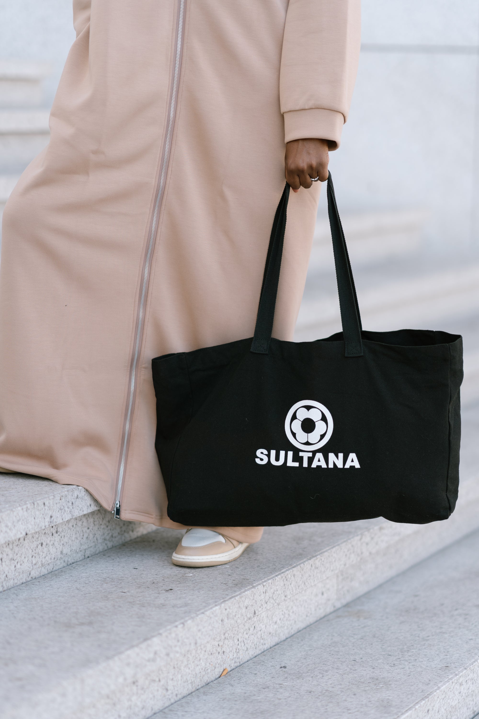 Sultana Bag – Le compagnon discret et raffiné - NOIR