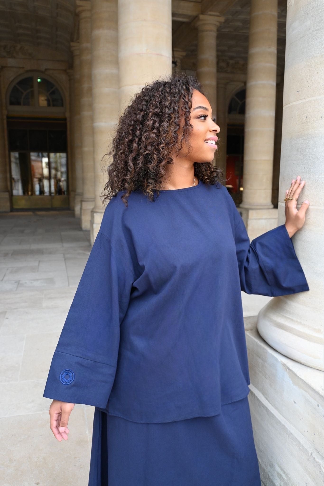 Ensemble Nawal – Jupe longue doublée & blouse à manches boutonnées - BLEU MARINE